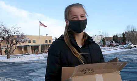Wisconsin Academy Students Distribute GLOW Tracts in Columbus
